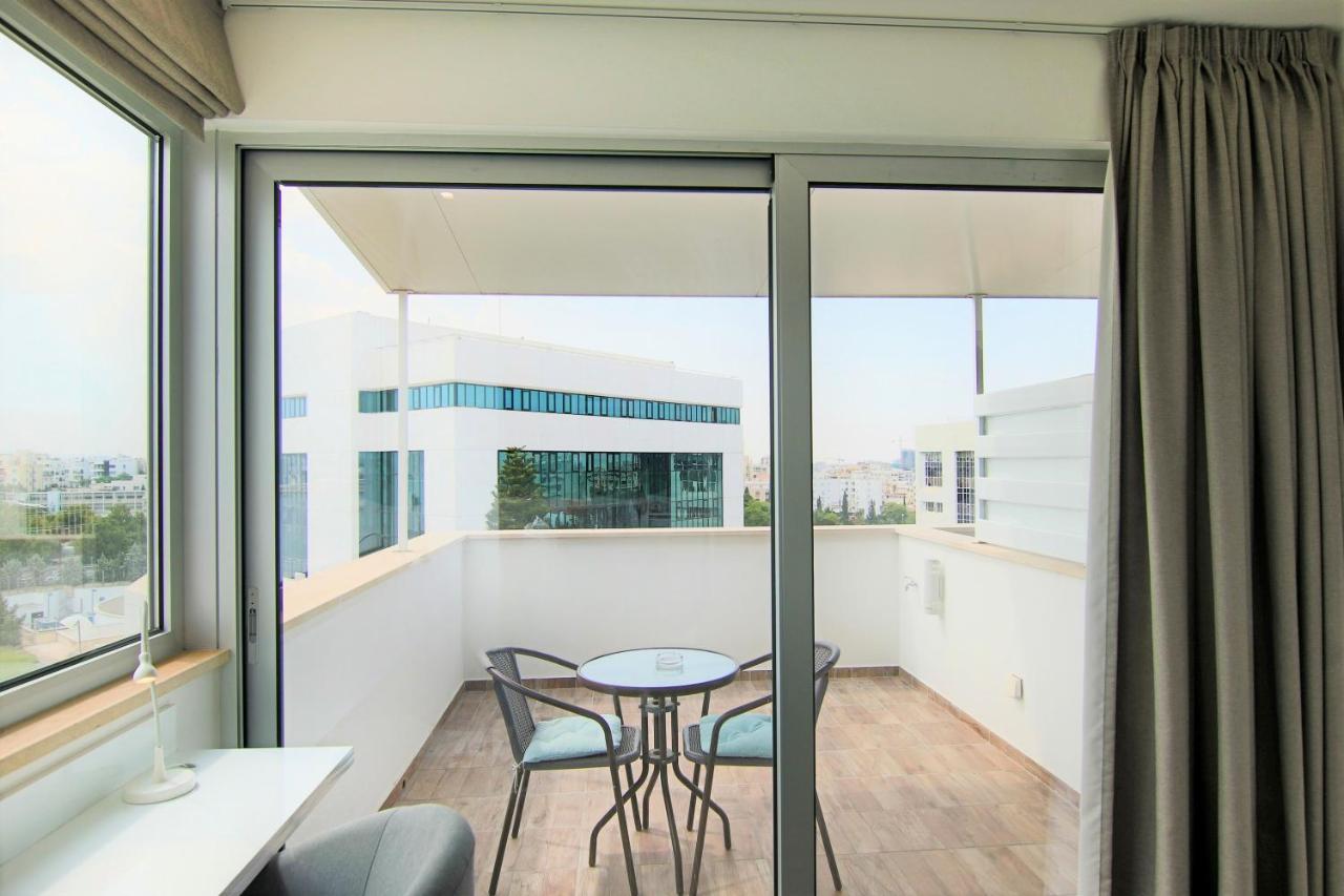 Phaedrus Living: Luxury 507 * Nicosia