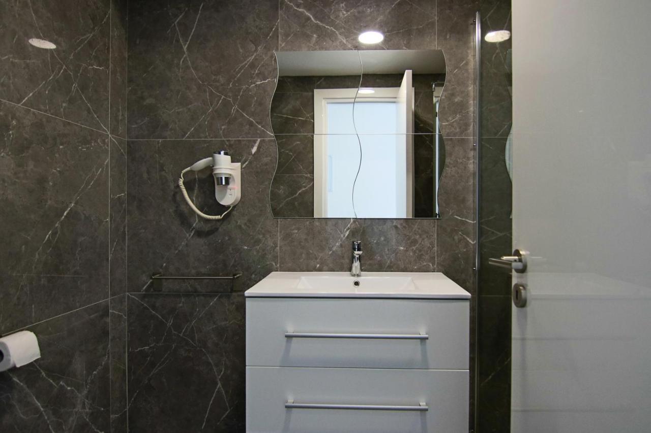 Phaedrus Living: Luxury 507